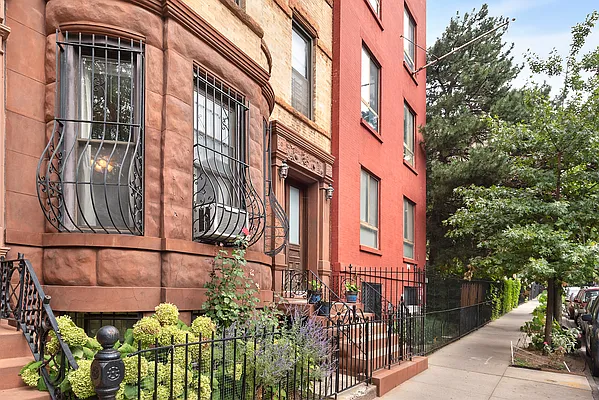 Sold by Compass | media 8