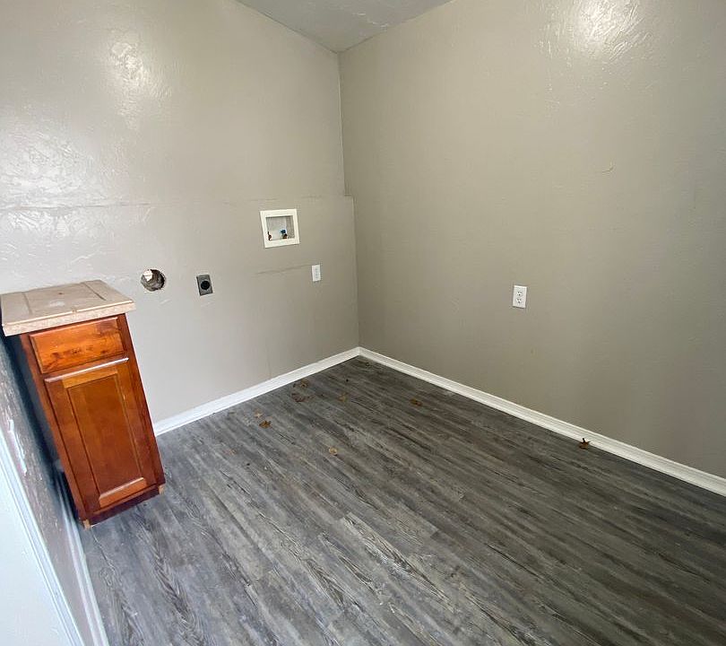 1st image of 2436 SW 45th St