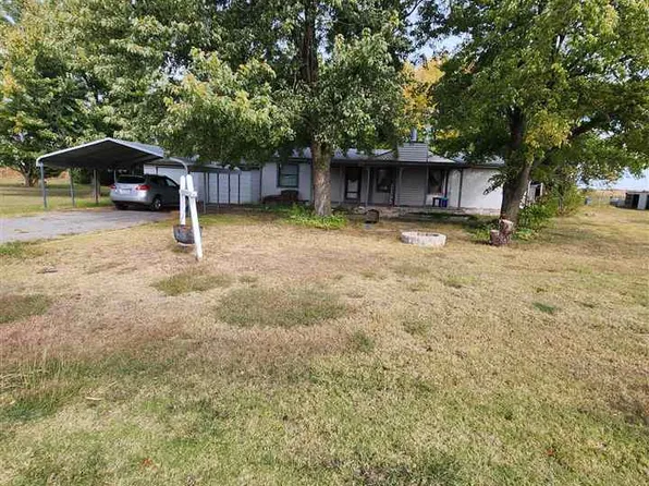 150 NE Lakeshore Dr, Apache, OK 73006