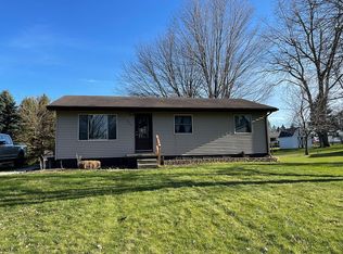 304 Meadowdale Ct, Perry, MI 48872