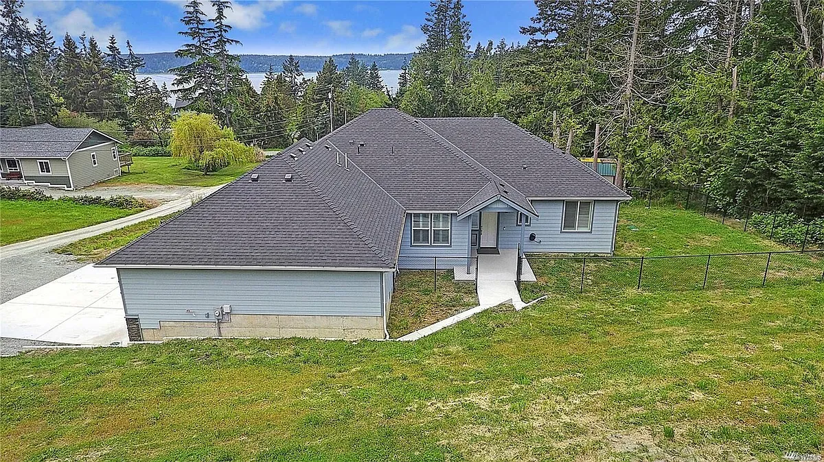 Building Photo - 536 Rozeway Pl