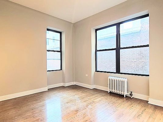 2nd image of 3495 Broadway APT 28