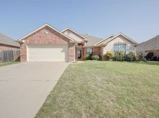 811 Sugar Hill Ave, Cleburne, TX 76033
