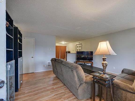 5th image of 7412 NE 109th Ave