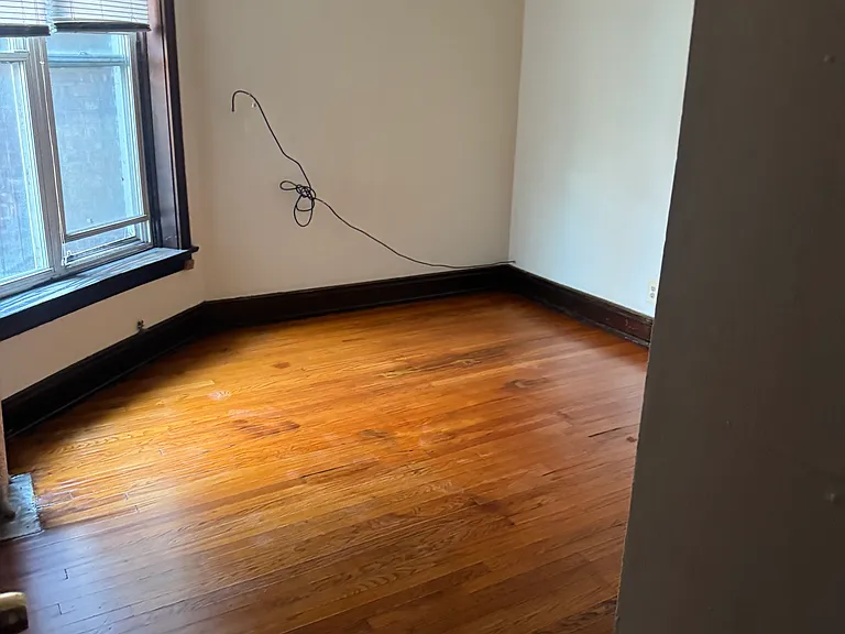 5626 S King Dr #2 — Photo 5