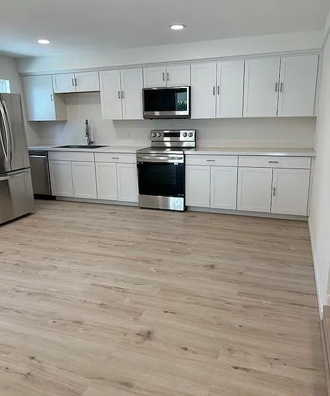 5051 Enfield Ave — Photo 2