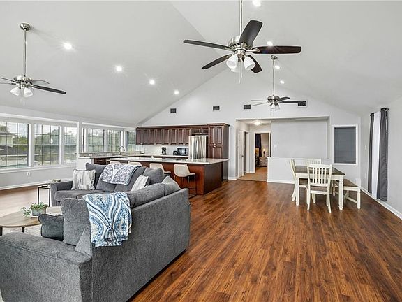 5th image of 4917 Lisa Ann Dr