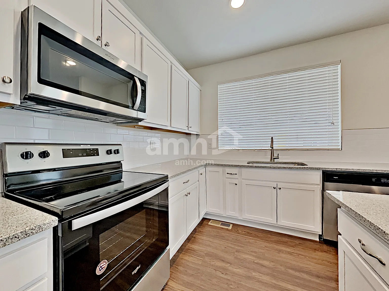 3 bed, 2.5 bath, 1719 sqft, $2,730 — Photo 3