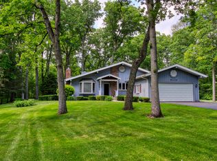 9004 Hickory Ln, Wonder Lake, IL 60097