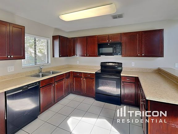 5th image of 20836 Melville St