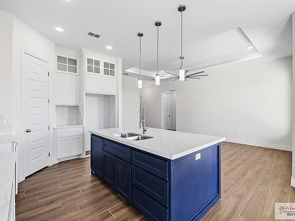 3rd image of 8821 Sandpiper Dr