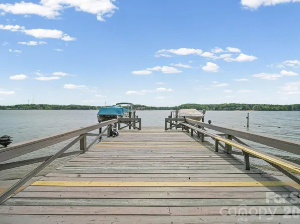 15 King Haigler Chase St, Clover, SC 29710