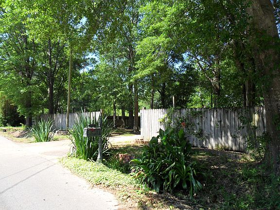 3rd image of 73495 Hillcrest Blvd
