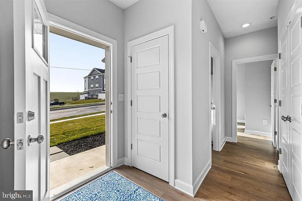 3 bed, 1493 sqft, $2,200 — Photo 3