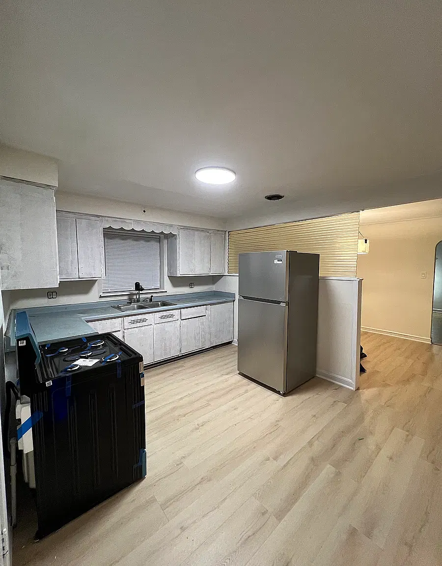7159 S Francisco Ave — Photo 1
