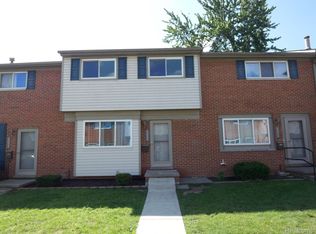 25641 Salem St, Roseville, MI 48066