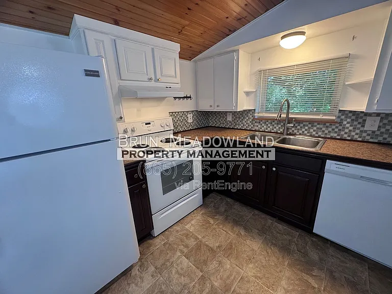 132 Henry Ave — Photo 10