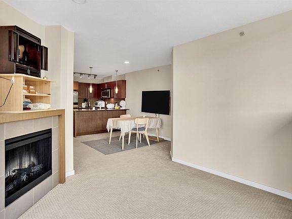 3rd image of 4888 Brentwood Dr #905