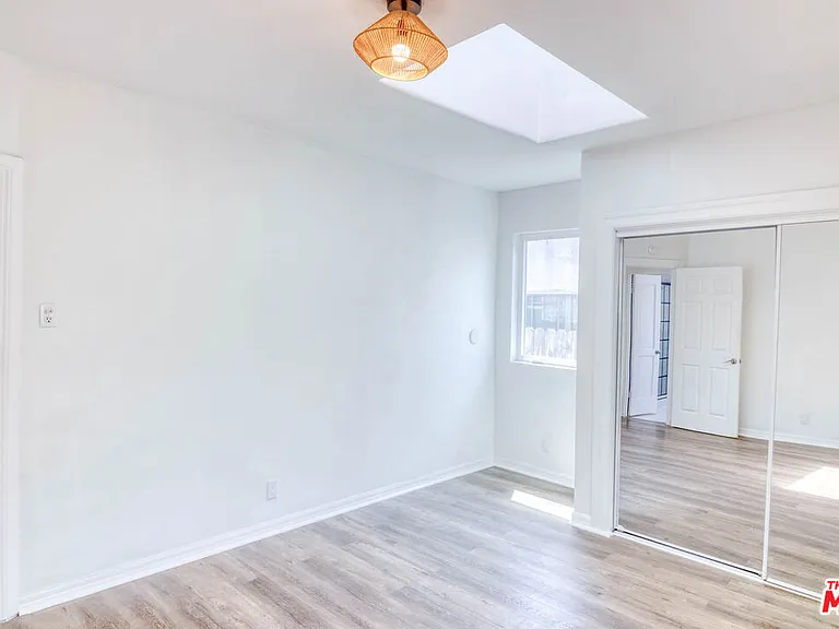 2127 Malcolm Ave — Photo 32