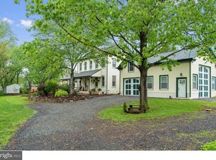 1377 Hilltop Rd, Pottstown, PA 19464