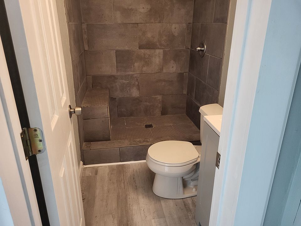 1st image of 210 S I St