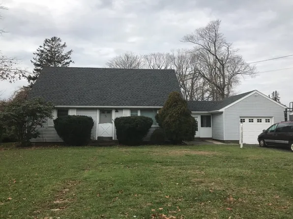 70 Garfield Ave, Sayville, NY 11782