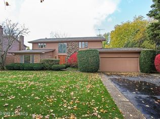 1018 Saxony Dr, Highland Park, IL