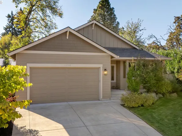 13768 John Jeffrey Ct, Oregon City, OR 97045