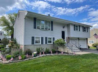 10 Winding Way, Denville, NJ 07834