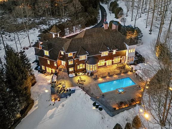 2nd image of 26 Hollow Ridge Road