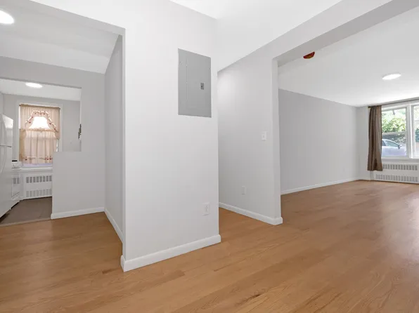 601 Kappock Street image 7 of 19