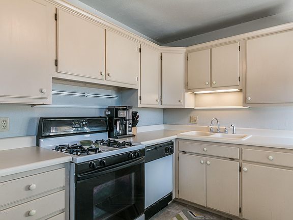 5th image of 1811 S Avondale St