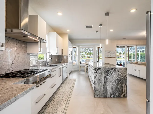 13815 NW 11th Street, Pembroke Pines, FL 33028