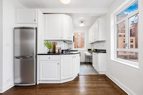 Rented by Central Park South Associates | media 14