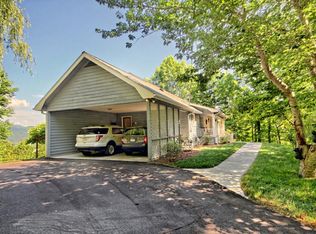 524 Walnut Mountain Rd, Rabun Gap, GA 30568