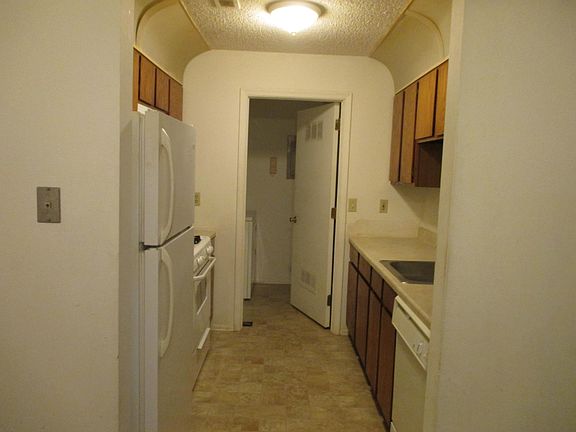 3rd image of 47 Cheshire Dr #2703