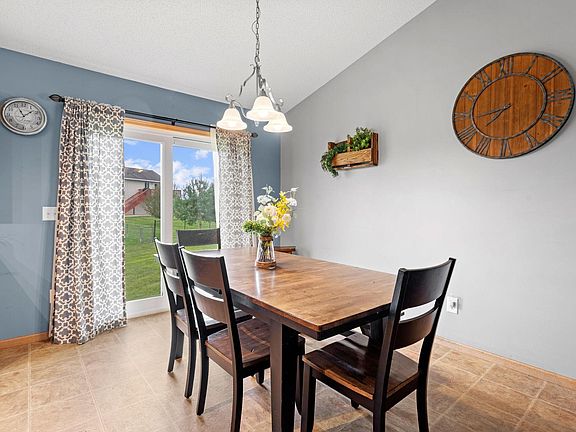 5th image of 1030 Aspen Cir