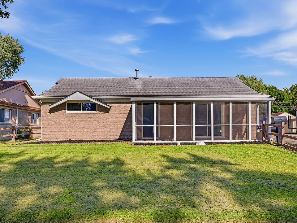 1st image of 611 Gooseberry Ln