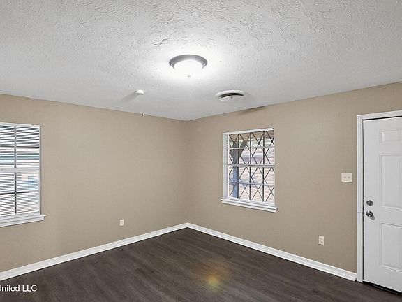 4th image of 5742 Wildflower Dr
