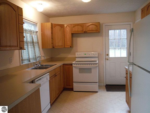 3rd image of 216 Cayo Dr
