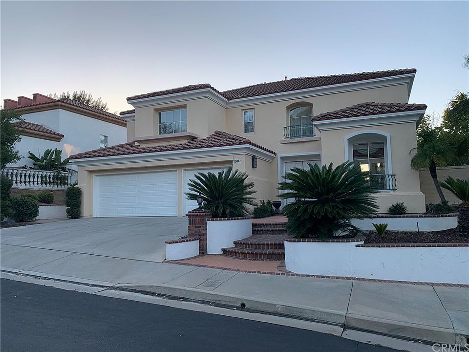 1st image of 19037 Bramhall Ln