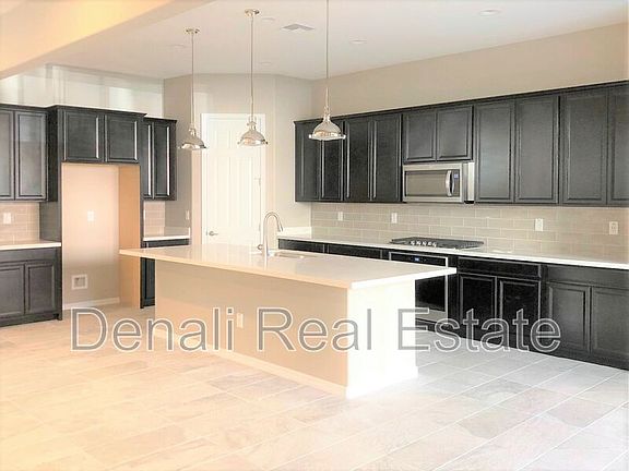 4th image of 711 W Browning Pl