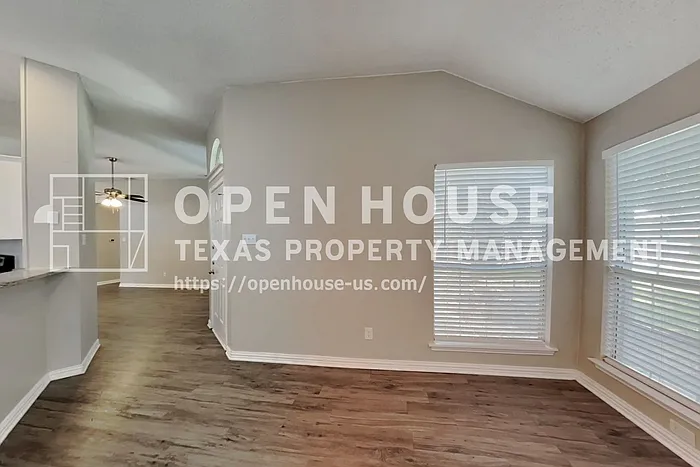 2222 Edinburgh St — Photo 3