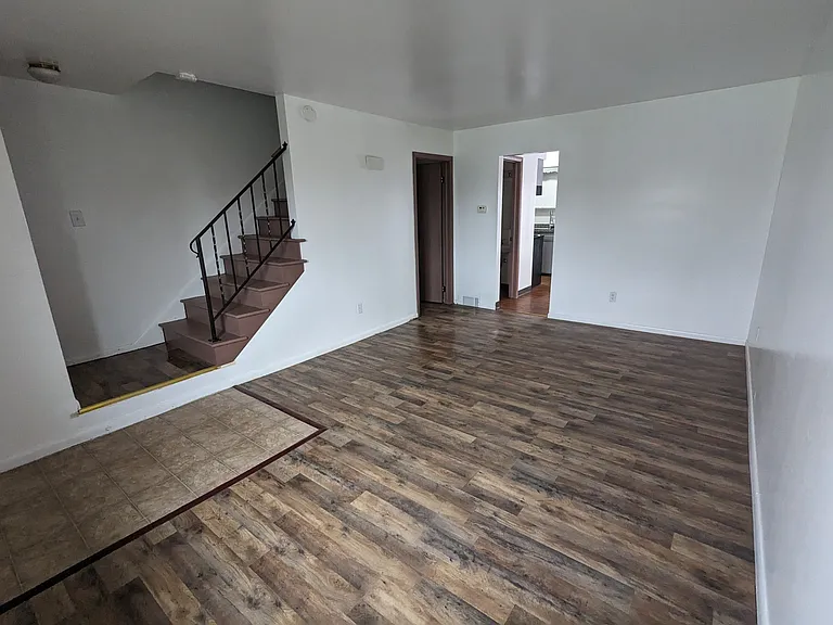 1115 Arnelle Ct — Photo 6
