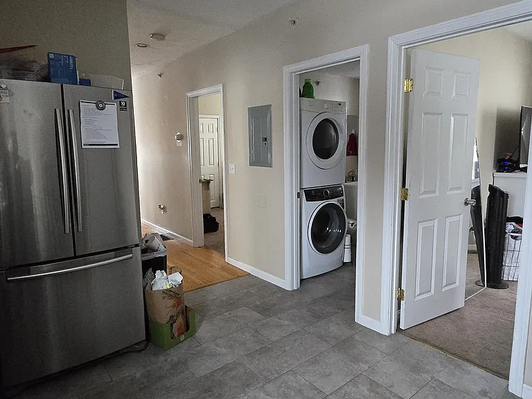 84 May St #2 — Photo 4
