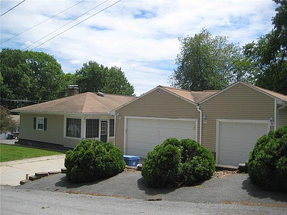 3rd image of 70 Grandview Dr