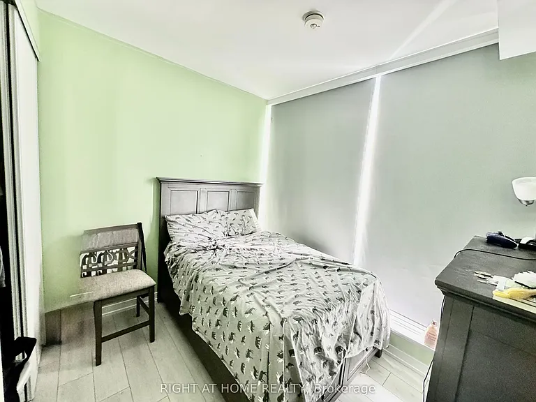 898 Portage Pkwy #1903 — Photo 21