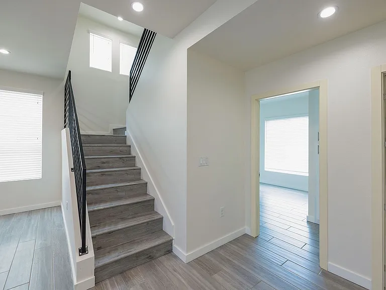 1128-1132 W 39th St — Photo 23