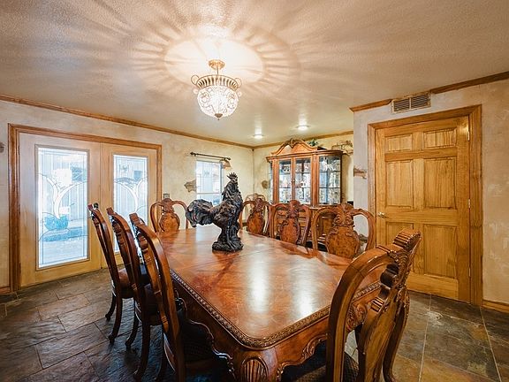 3rd image of 8701 Golder Ave