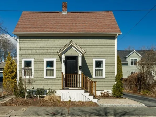 92 Center St, Fairhaven, MA 02719